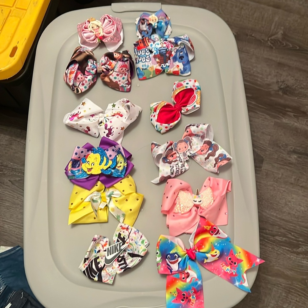 Girls hair bows